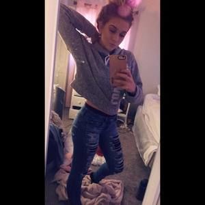 Meet your Posher, Desiree